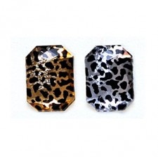 Pietre acriliche maculate con fori